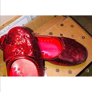 🌹🌹🌹DOROTHYS RUBY RED SLIPPERS🌹🌹🌹🌹